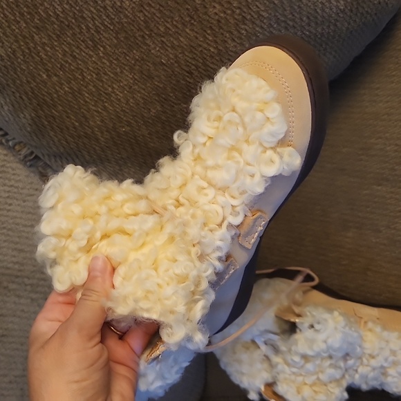 Vionic boots - Picture 2 of 10